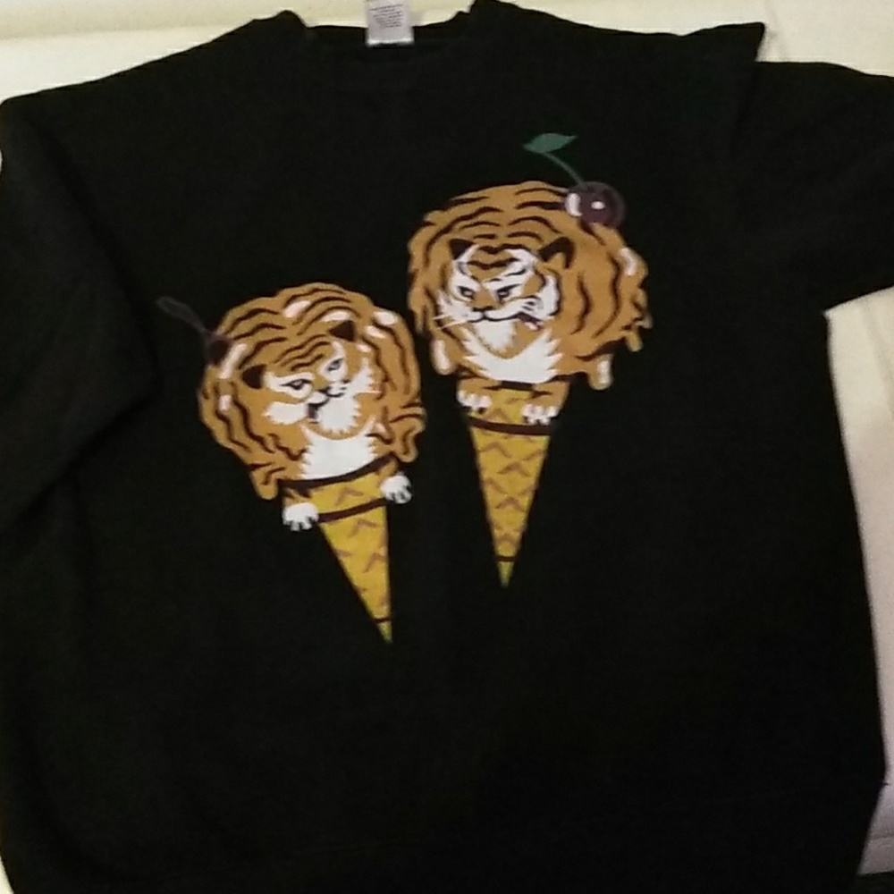Sweatshirt